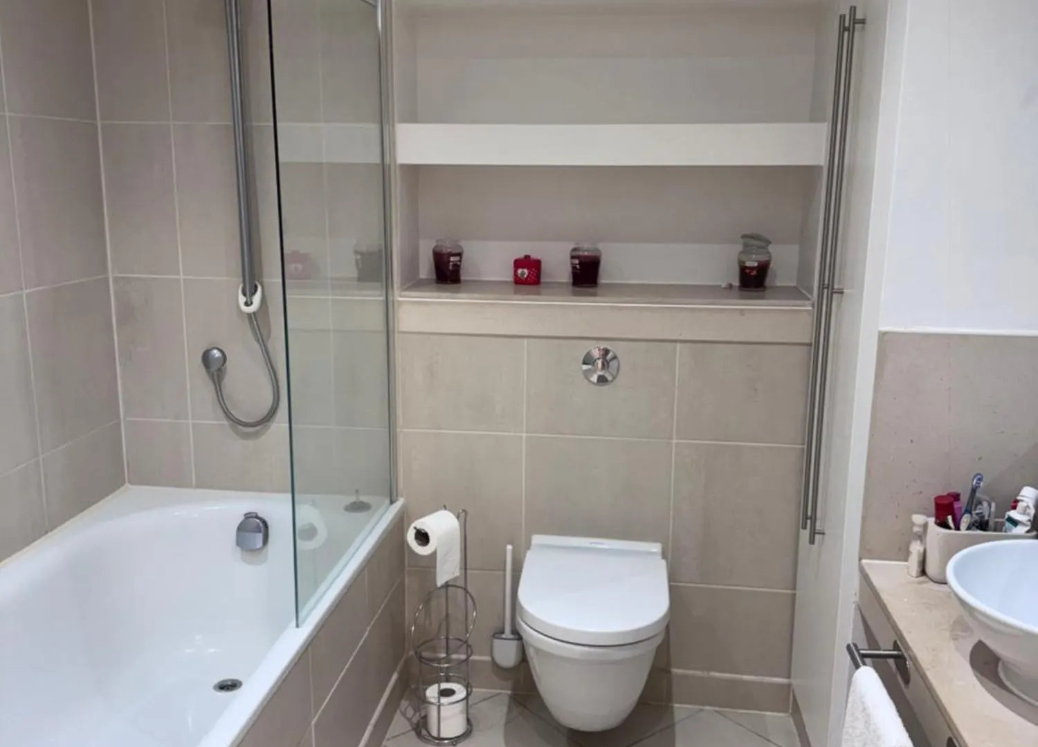Spare Room In All-Female 2-Bedroom Flat-Female Only! London 0*,  United Kingdom
