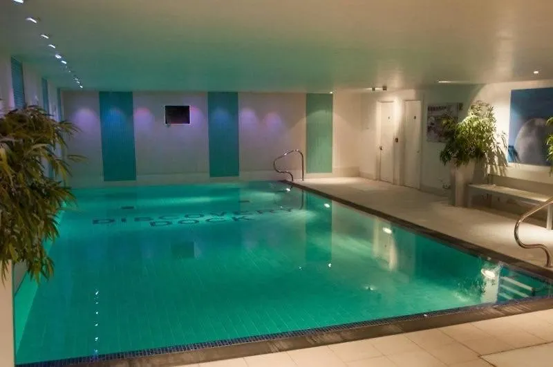 Guest house Spare Room In All-Female 2-Bedroom Flat-Female Only! London