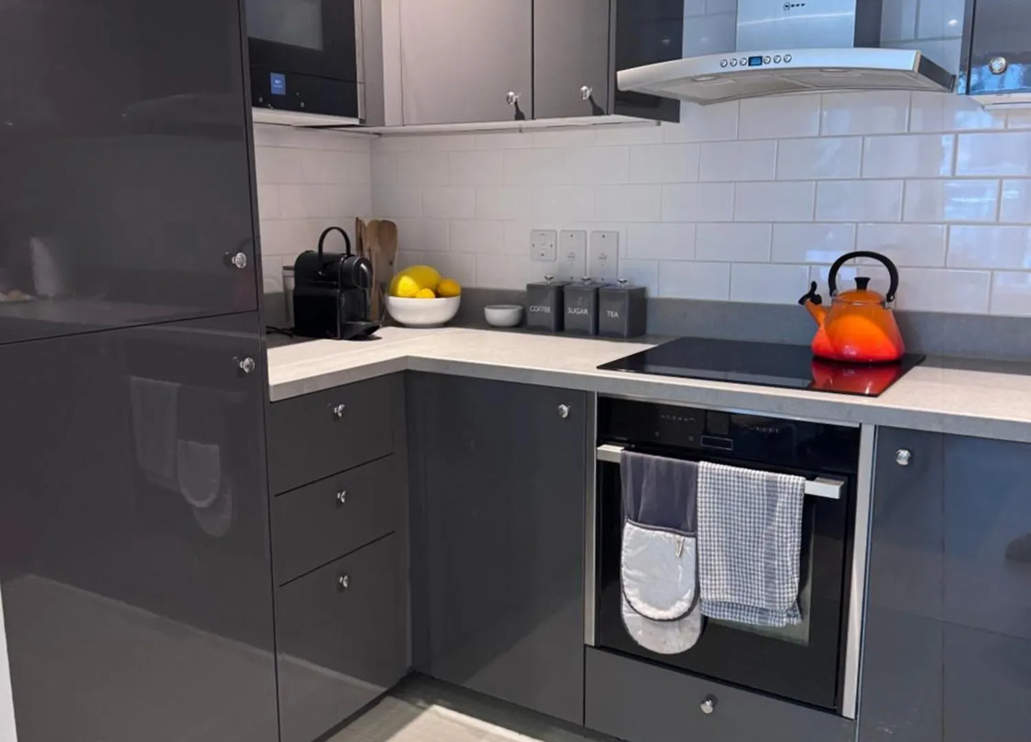 Spare Room In All-Female 2-Bedroom Flat-Female Only! Londyn